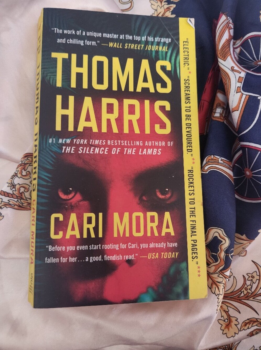 Cari Mora Paperback Thriller Novel Thomas Harris Silence of the Lambs Author